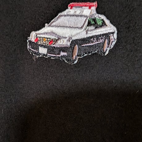 セクシーすぎてパトカーに追われているダイコン刺繍tee