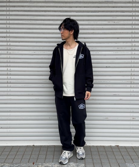 Alpha Shield Patch Sweat Pants / Black