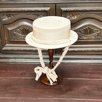 Bord court canotier tresse ruban