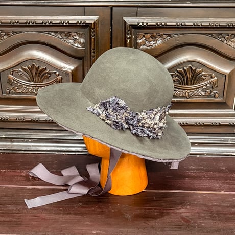 Gallant wool capeline