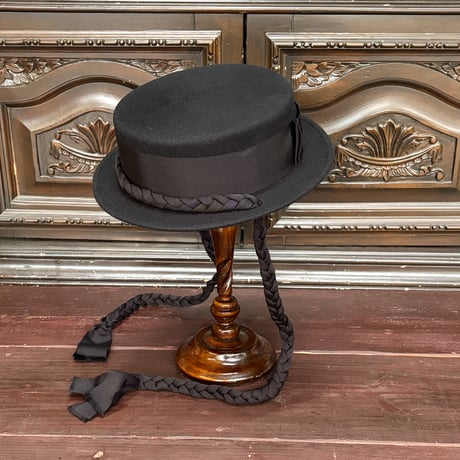 Bord court canotier tresse ruban
