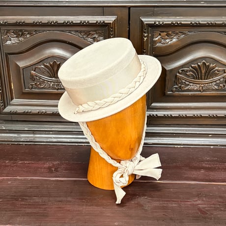 Bord court canotier tresse ruban