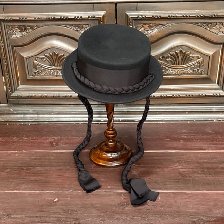 Bord court canotier tresse ruban