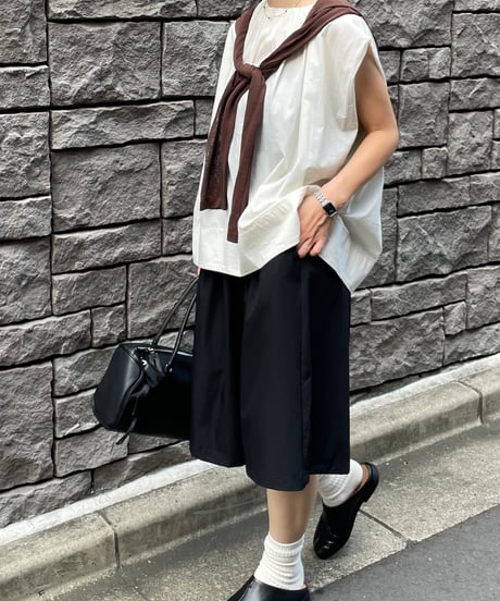 tucked shoulder sleeveless blouse