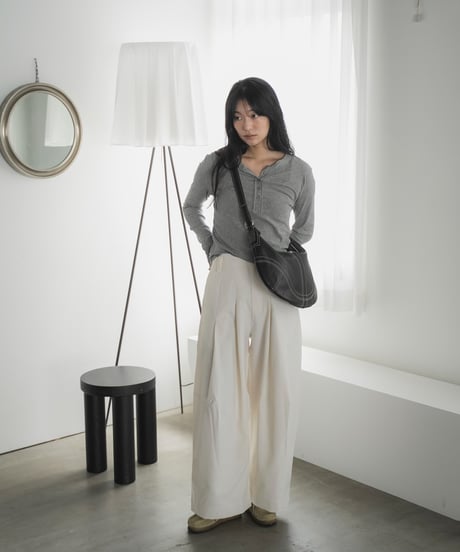 tuck design wide-leg pants