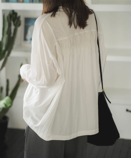 compact smooth docking pullover