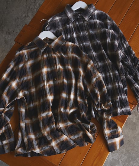checked tuck sleeve shirt