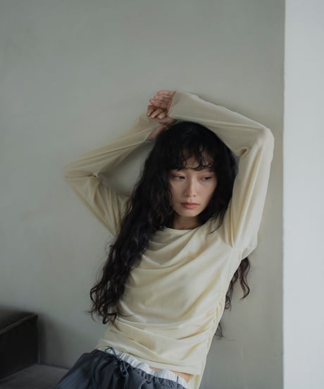 gathered detail velour long sleeve tee