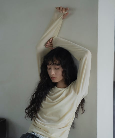 gathered detail velour long sleeve tee
