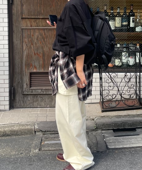 checked tuck sleeve shirt