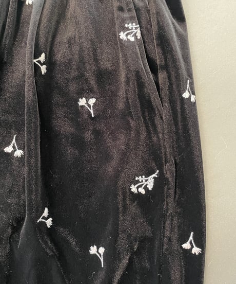 embroidered velour rough pants