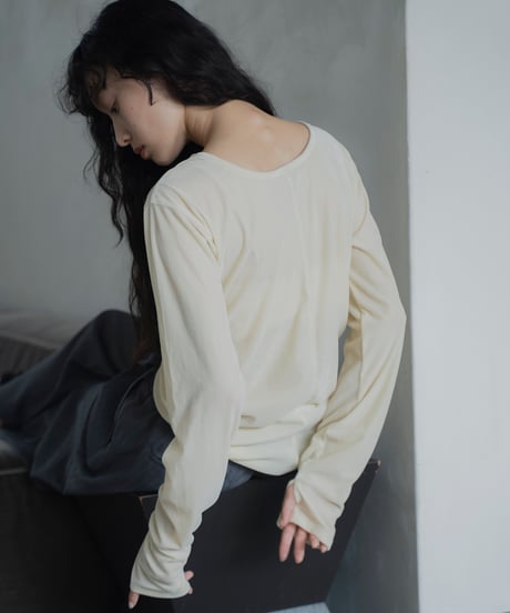 gathered detail velour long sleeve tee