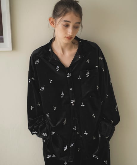 embroidered velour loose shirt