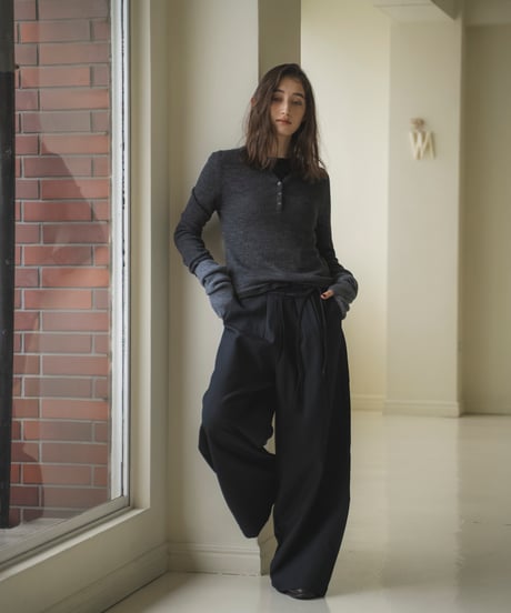 side zip pleated trousers