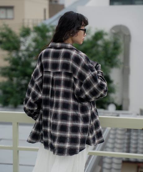checked tuck sleeve shirt