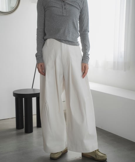 tuck design wide-leg pants