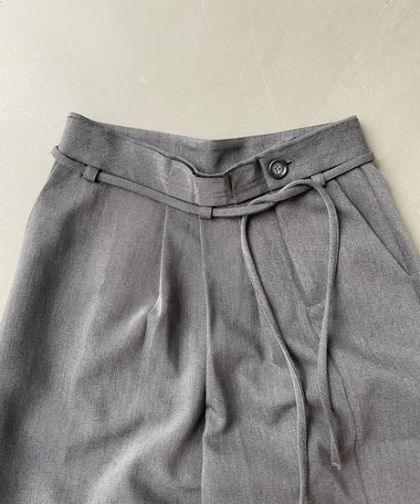 side zip pleated trousers