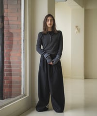 side zip pleated trousers