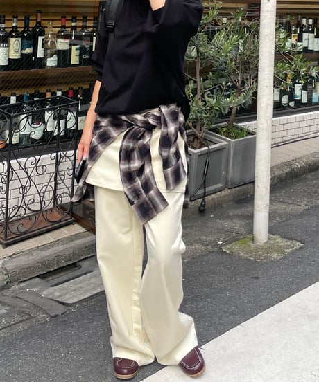 checked tuck sleeve shirt