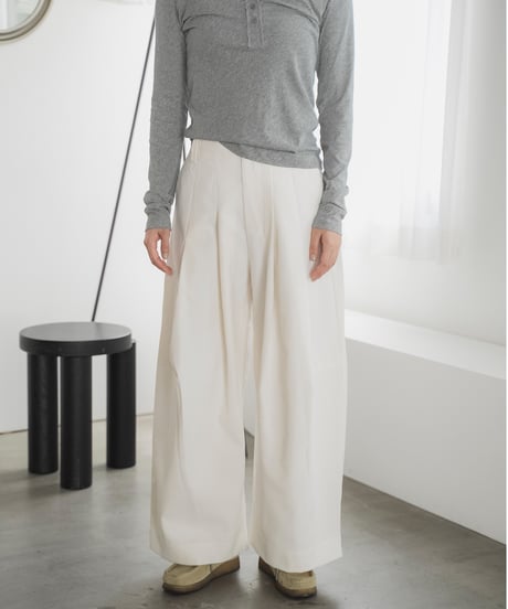 tuck design wide-leg pants