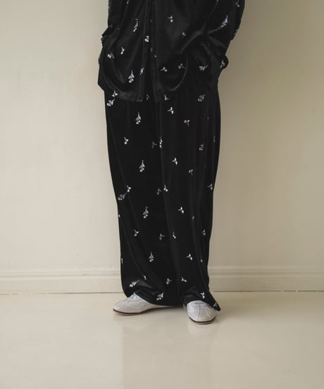 embroidered velour rough pants