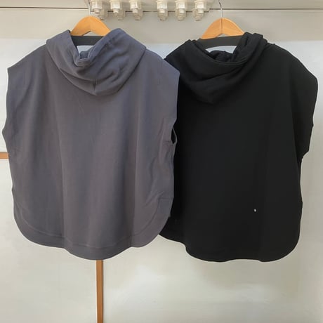 TRANOI.ラウンドフーディベスト