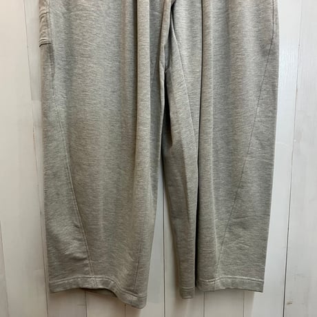 Dignite collierカーブパンツ