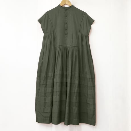 Pintuck Gathered Sleeveless Dress / Khaki Green