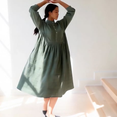 Band Collar Pintuck Gathered Dress / Khaki Green