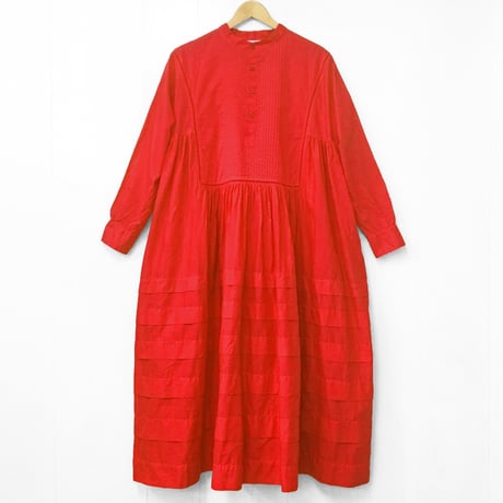 Band Collar Pintuck Gathered Dress / Red