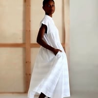 Pintuck Gathered Sleeveless Dress / Off White