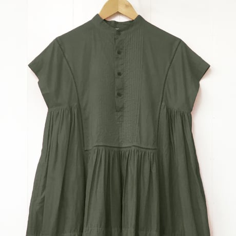 Pintuck Gathered Sleeveless Dress / Khaki Green