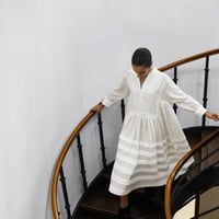 Band Collar Pintuck Gathered Dress / Off White
