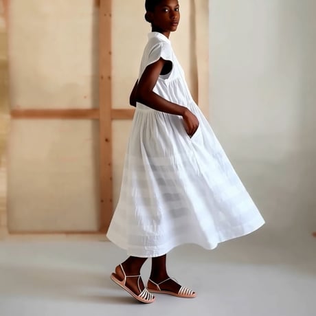 Pintuck Gathered Sleeveless Dress / Off White