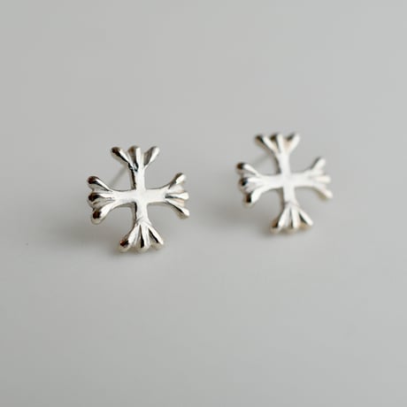 吉田史　OLD TO NEW　ピアス　十字