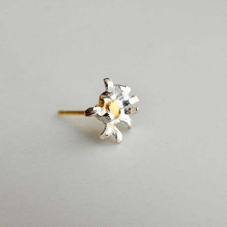 吉田史　OLD TO NEW　ピアス　花の一世　散り始め　片耳