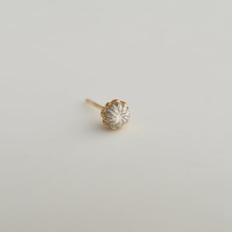 吉田史　OLD TO NEW　ピアス　花の一世　膨らんだ蕾　片耳
