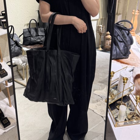 【M.U.L.】TWIST TOTE M MUL207-589 ※納期27.3月～8月