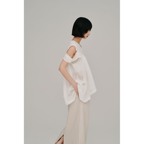 【Hella】cold shoulder lace top　※納期5月下旬～6月下旬