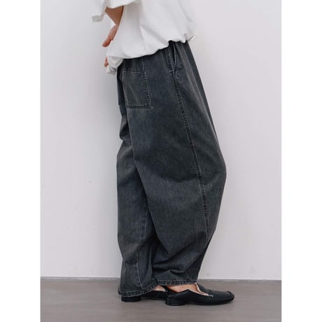 【YENN】BOX TUCK PEG PANT