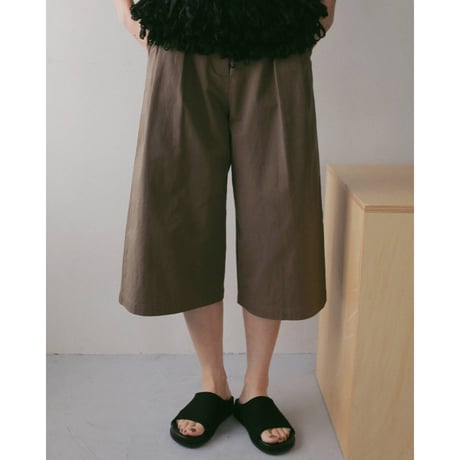 【anuke】Tuck Bermuda Pants　※　納期4月中旬～5月中旬