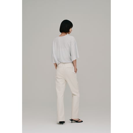 【Hella】embroidery over tee　※納期5月下旬～6月下旬