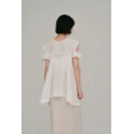 【Hella】cold shoulder lace top　※納期5月下旬～6月下旬
