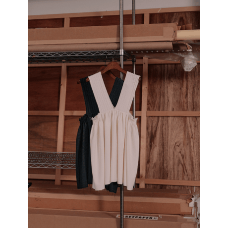 【Hella】deep Vneck gather top　※納期6月下旬～7月下旬