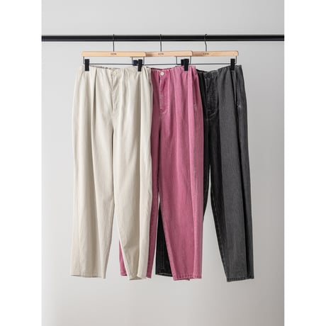 【YENN】BOX TUCK PEG PANT