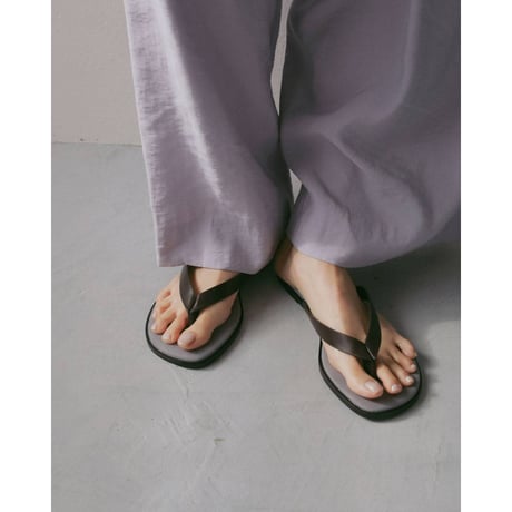 【anuke】Bicolor Tongs Sandals　※納期4月下旬～5月下旬