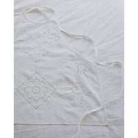 【anuke】Cutwork Lace Apron　※納期3月中旬〜4月中旬