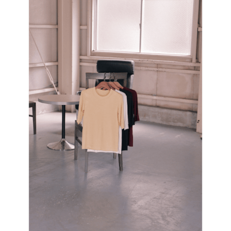 【Hella】overlock neck tee　※納期5月下旬～6月下旬