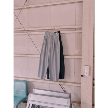 【Hella】stripe gather cocoon pants　※納期4月下旬～5月下旬