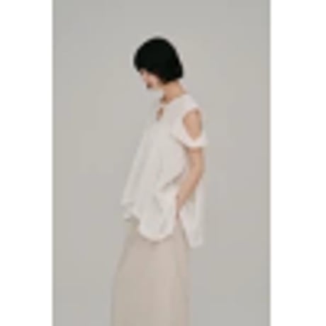 【Hella】cold shoulder lace top　※納期5月下旬～6月下旬